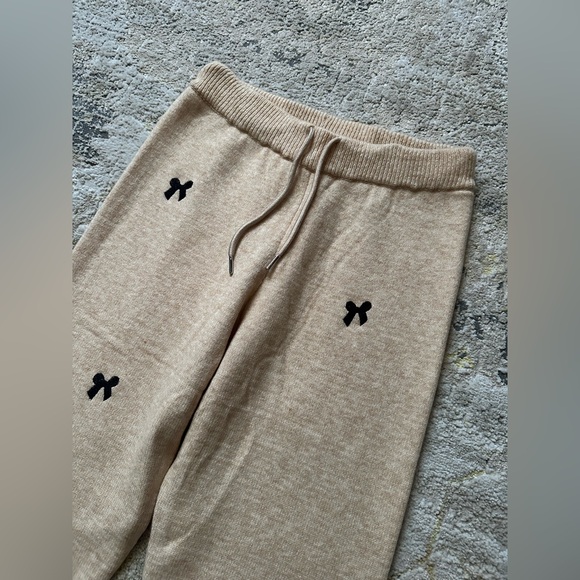 Bow Knit Set - New! - Picture 11 of 14